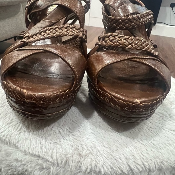 Prada - Picture 2 of 13